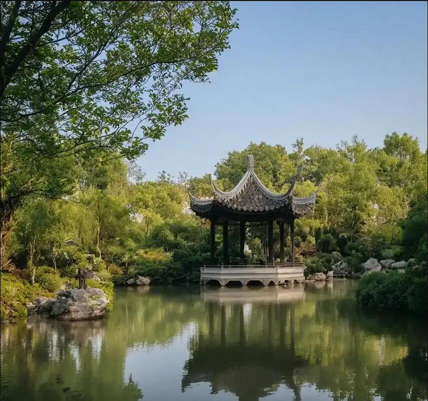 鄂州白易餐饮有限公司